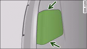 Boot lid: Opening the cover in the boot lid